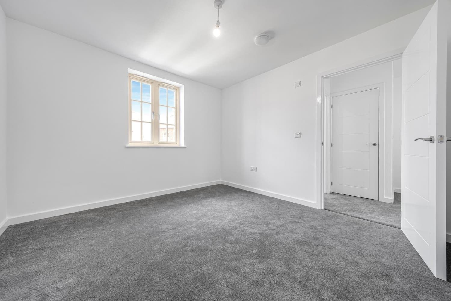 Mid-Century Modern · bedroom, before staging