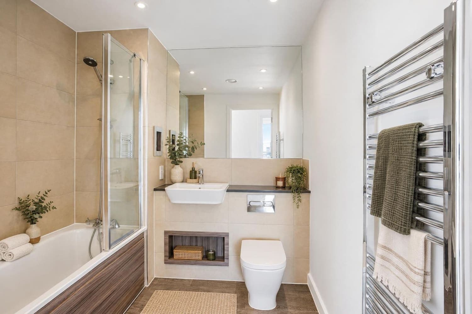 Midimalist · bathroom, staged