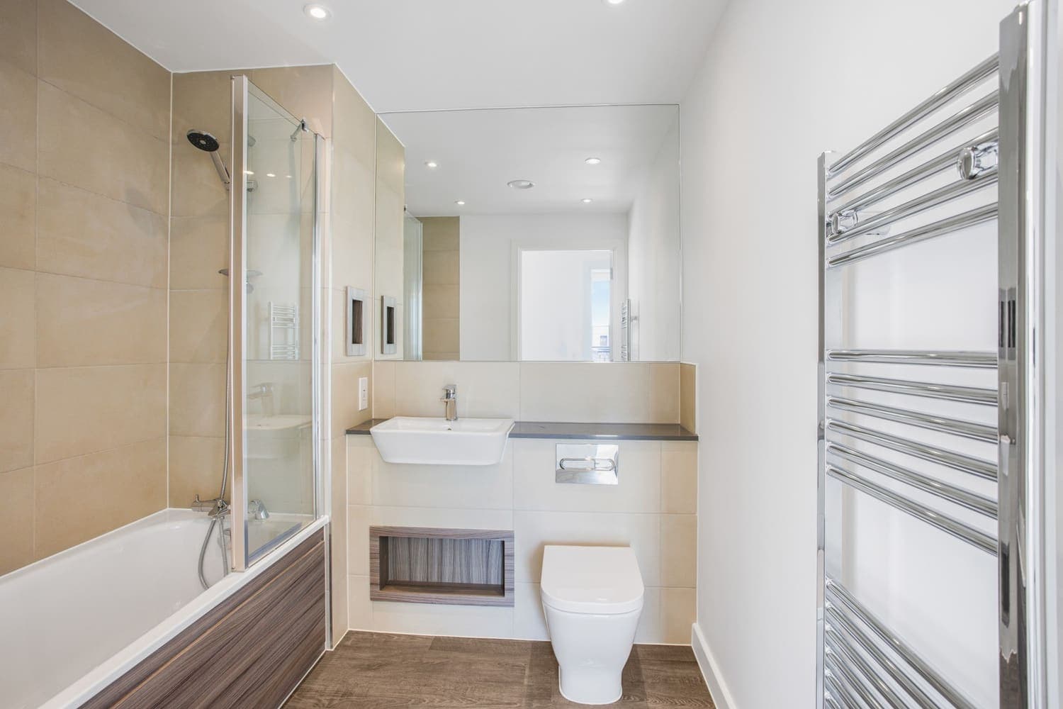 Midimalist · bathroom, before staging